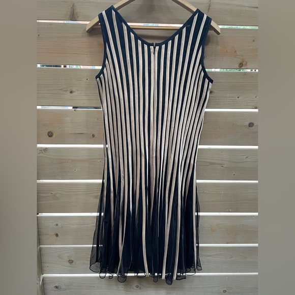 Izabel London flare cocktail dress size L - Picture 2 of 4